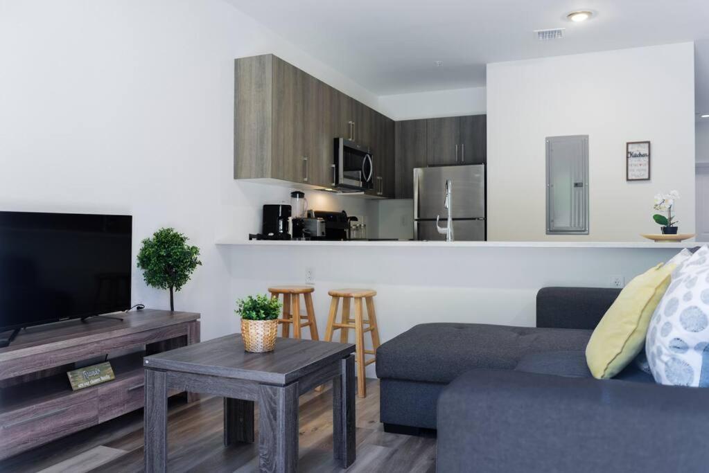 Awesome Townhouse 15 Minutes From The Beach Miami Extérieur photo