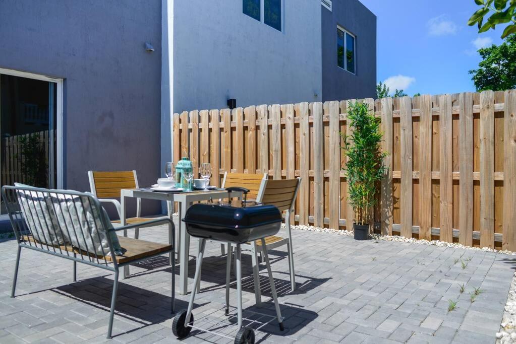 Awesome Townhouse 15 Minutes From The Beach Miami Extérieur photo